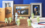 SMISKI Museum Series - Charming Display Buddy