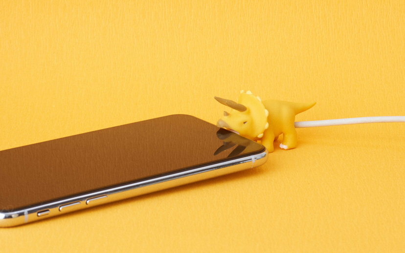 CABLE BITE Dino - Modern Desk Carry